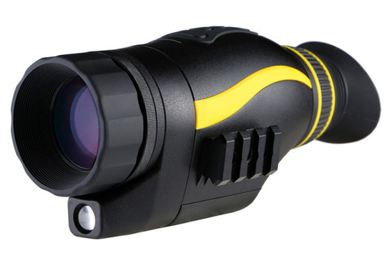 Des excursions de chasse en plein air Apportez le monocular de vision nocturne HD numérique 4x35 avec zoom 1-4x