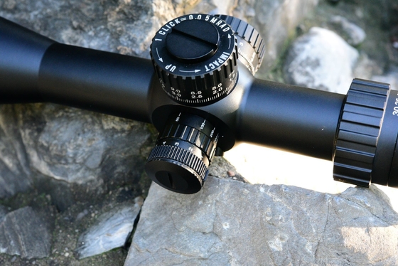 5-30X56 FFP tactique à l'épreuve des chocs Scope optique de vue Finition anodisée 5x-30x Pour la chasse