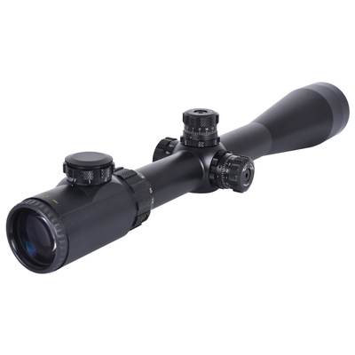 L'objectif de diamètre 50 mm, portée de mise au point latérale avec monture et poids de 720 g pour la chasse
