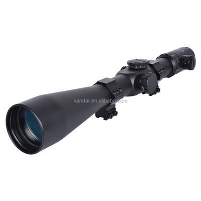 Le tir de précision est rendu facile avec la vue optique 10-40x56FIR et le 1er réticulaire du plan focal