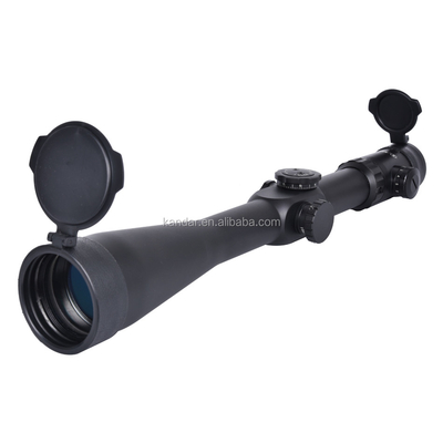 Le tir de précision est rendu facile avec la vue optique 10-40x56FIR et le 1er réticulaire du plan focal