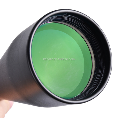 Le tir de précision est rendu facile avec la vue optique 10-40x56FIR et le 1er réticulaire du plan focal